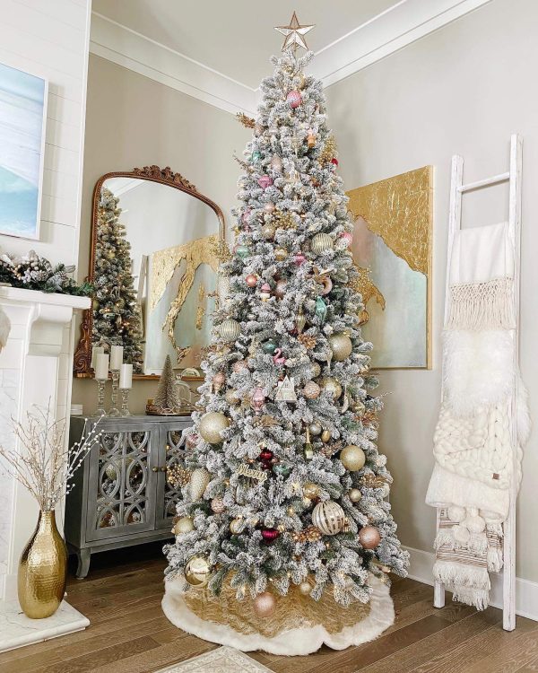 7.5′ King Flock Slim Artificial Christmas Tree Unlit